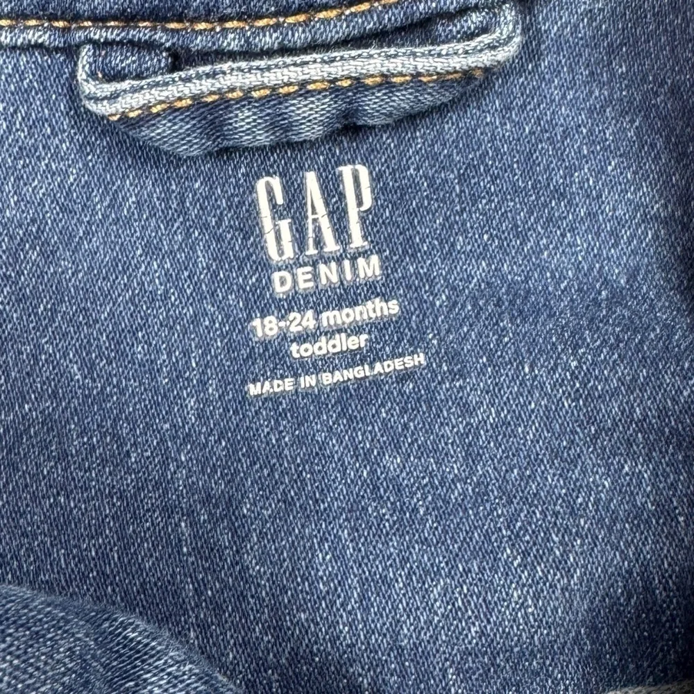 Gap Denim Button Front Collared Girl’s Blue Jeans Jacket Size 18-24 Months